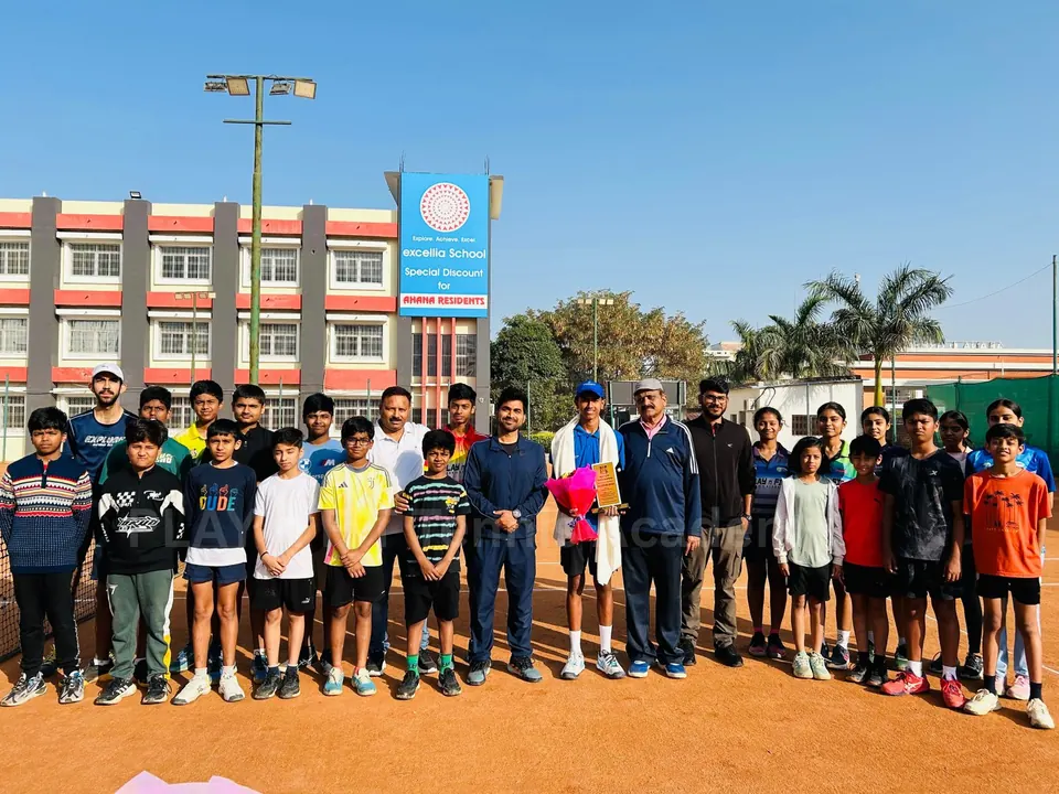 PLAY n FIT players and coaches together at a tournament venue
